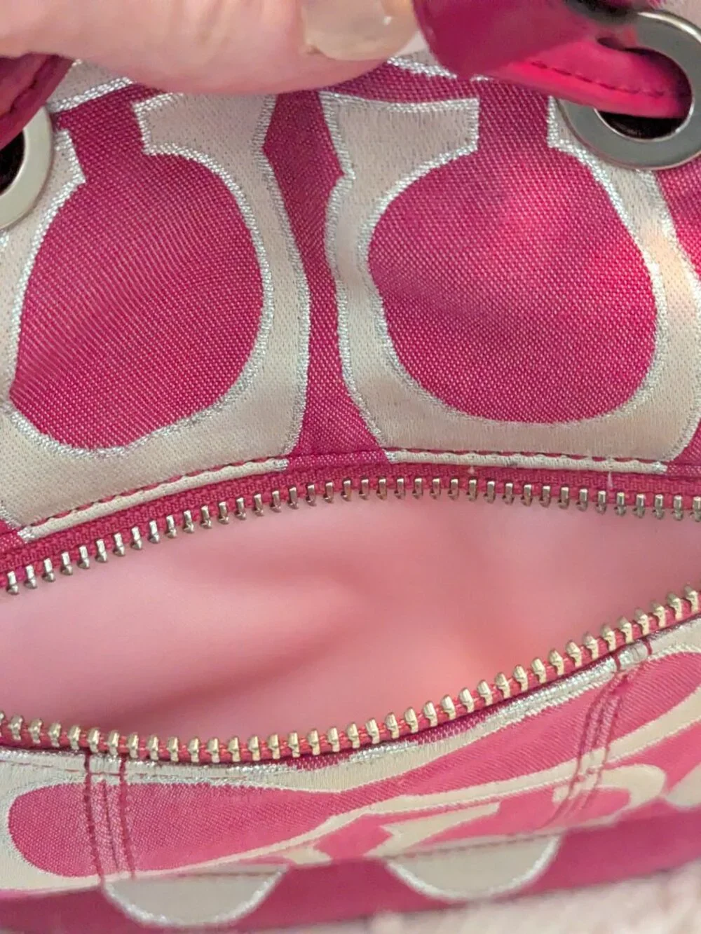 Coach Poppy Bucket Bag Medium Pink, Cream & Silver Good Drawstring